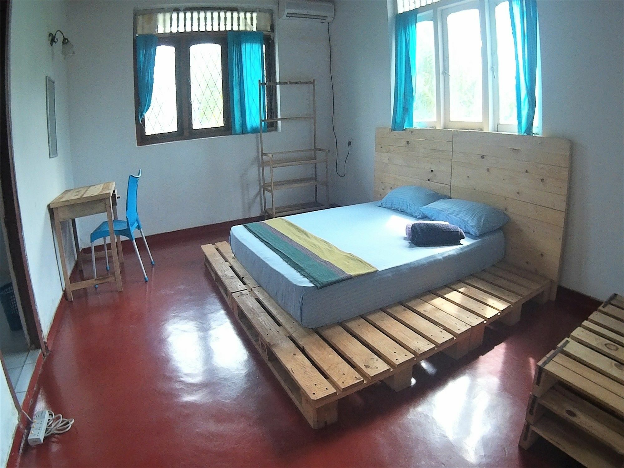 The Pallet House Dehiwala-Mount Lavinia Exterior photo
