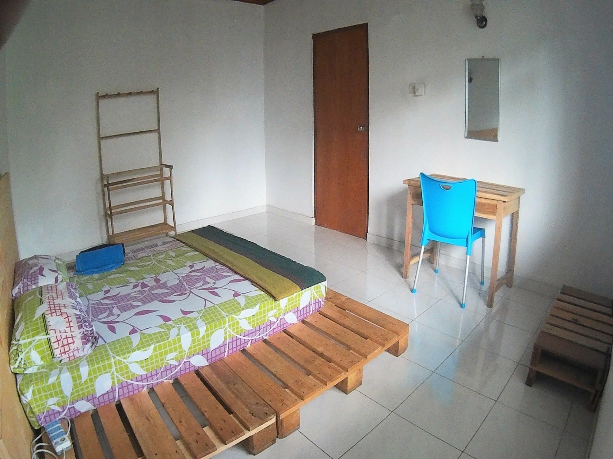 The Pallet House Dehiwala-Mount Lavinia Exterior photo